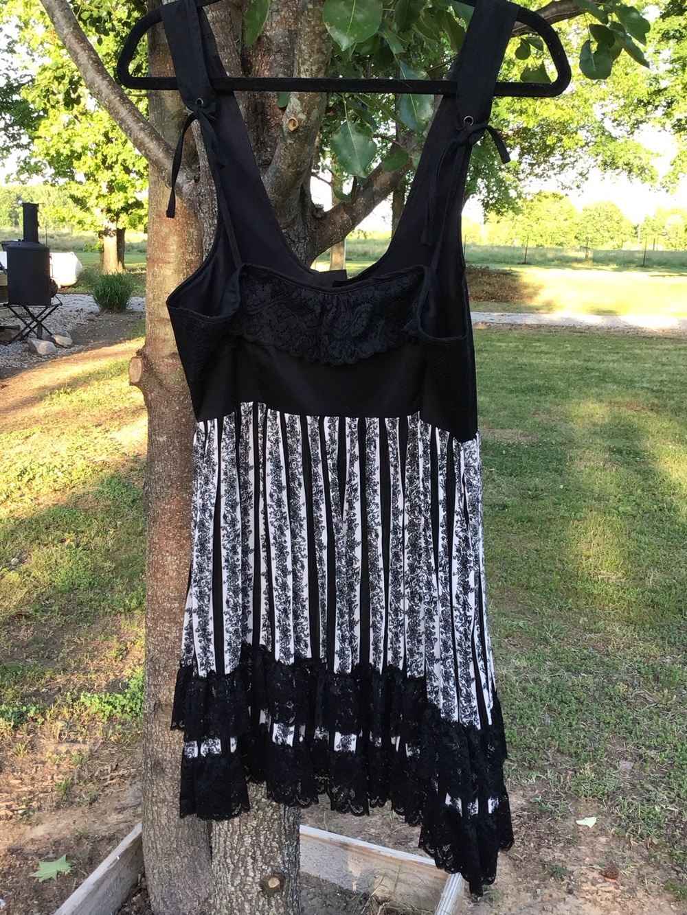 Pride + Prejudice X Hot Topic Black & White With Black Lace Details Dress